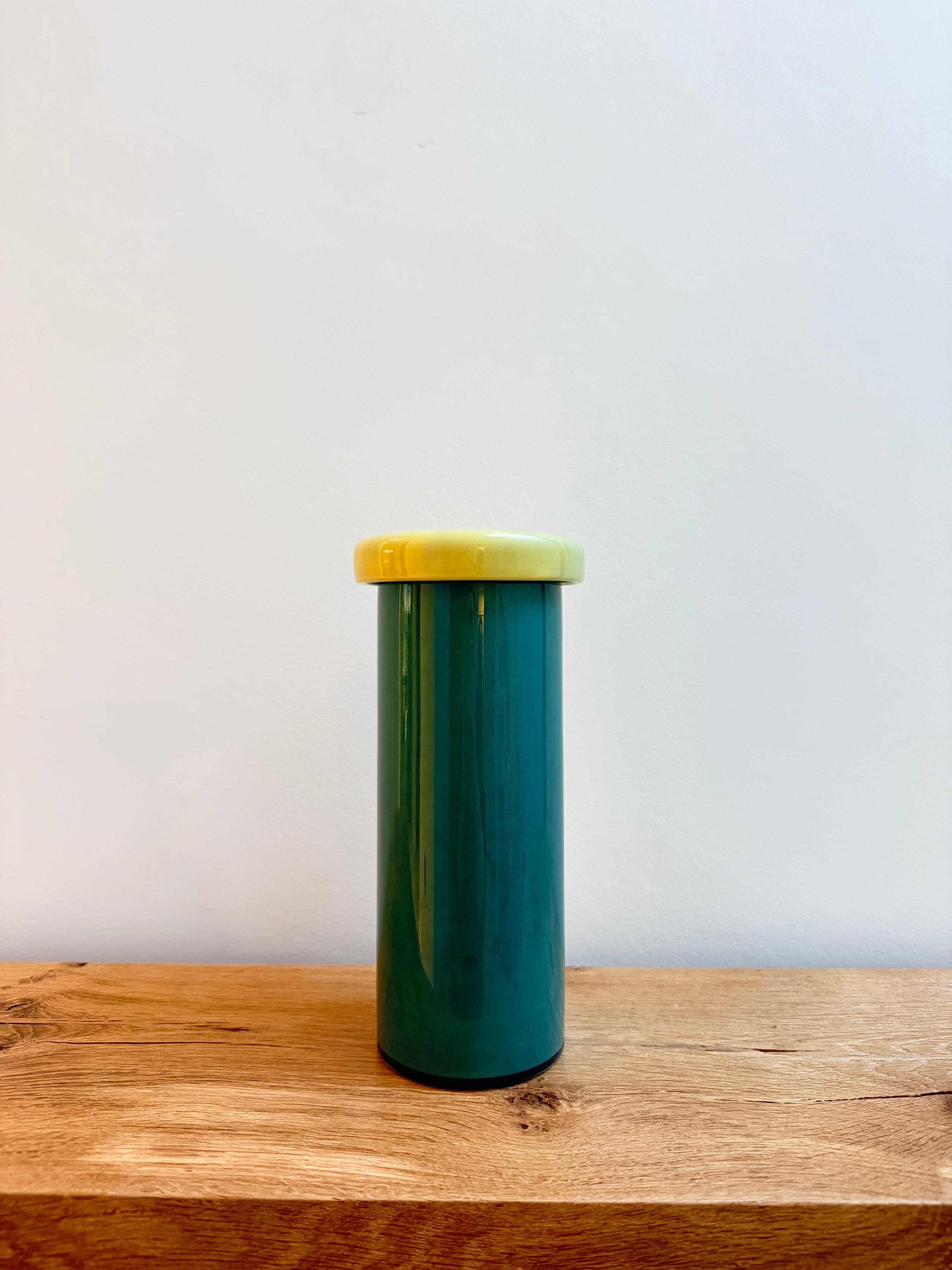 Mosgroen met gele rand