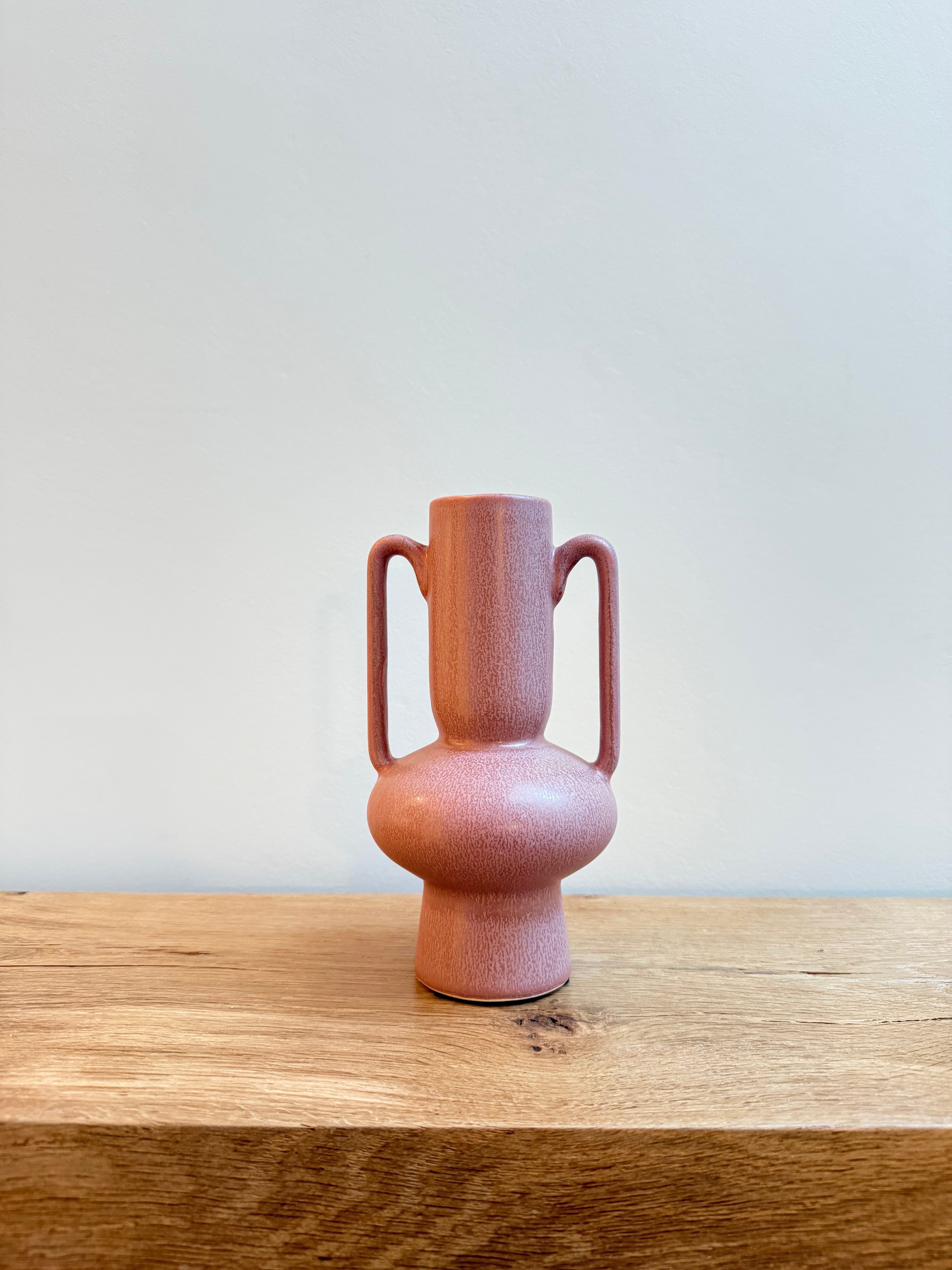 Klein zachtroze vaasje